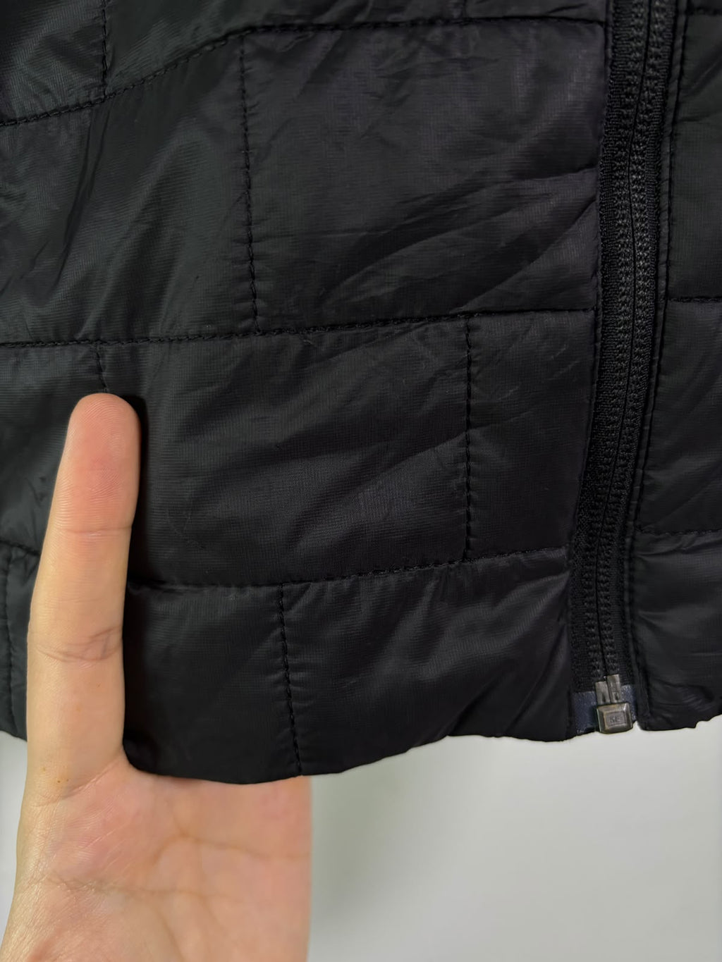 PATAGONIA NEGRO 2DA CAPA PRIMALOFT ⭐️   CASI COMO NUEVO. S DE DAMA.