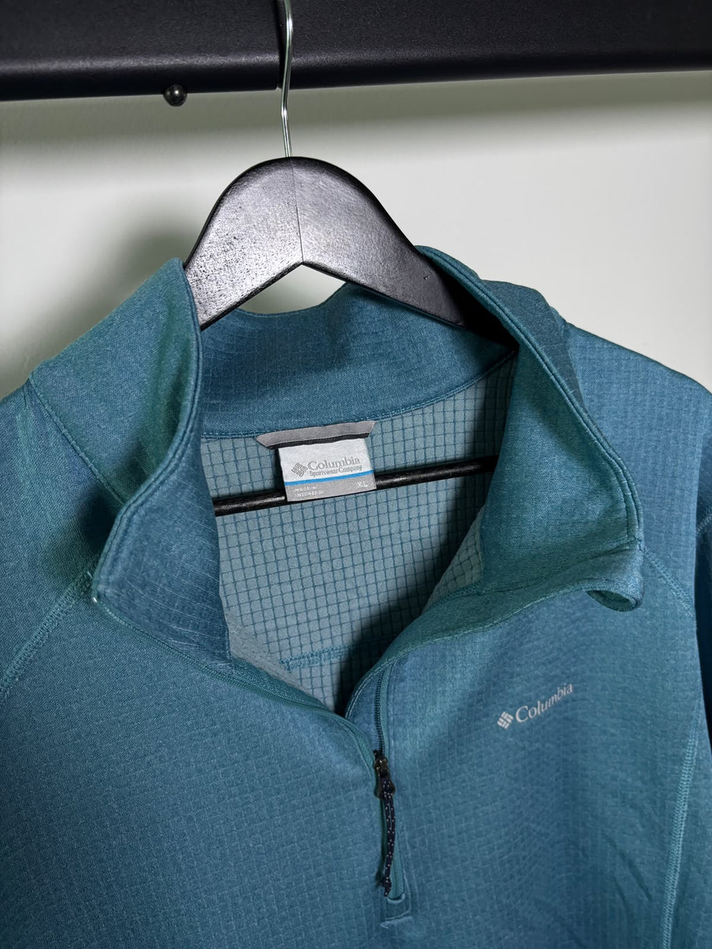 COLUMBIA 1RA CAPA TÉRMICO COMO NUEVO. OMNI WICK (absorbe el sudor de la piel y distribuirlo en la superficie de la tela para que se evapore rápidamente). XL DE DAMA