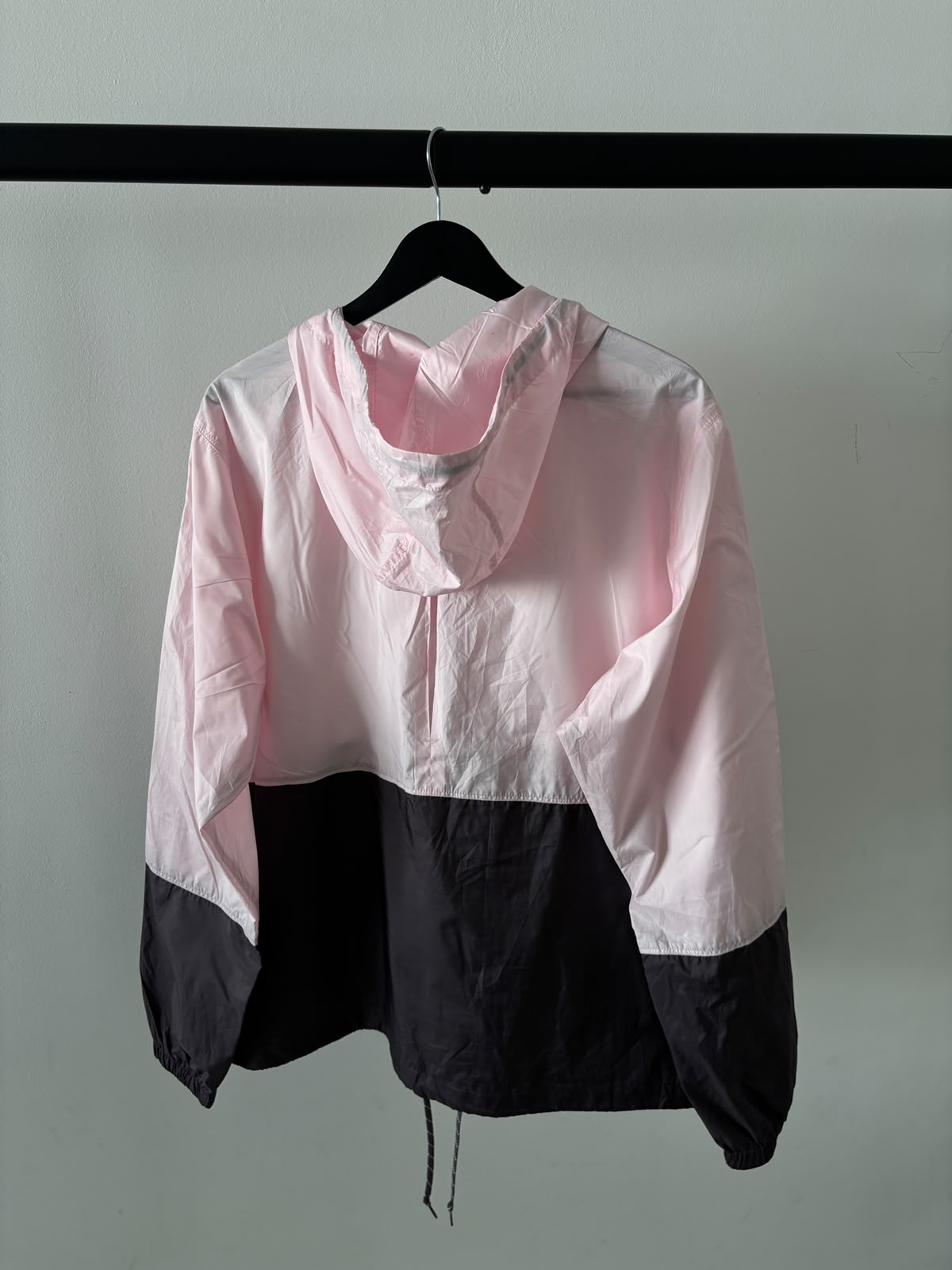 COLUMBIA ROSA ROMPEVIENTOS MUY LIGERO. XL DE DAMA.
