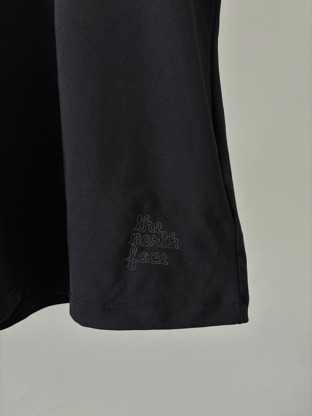 TNF T SHIRT NEGRO PARA SENDERISMO. TELA FRESCA. M DE DAMA.