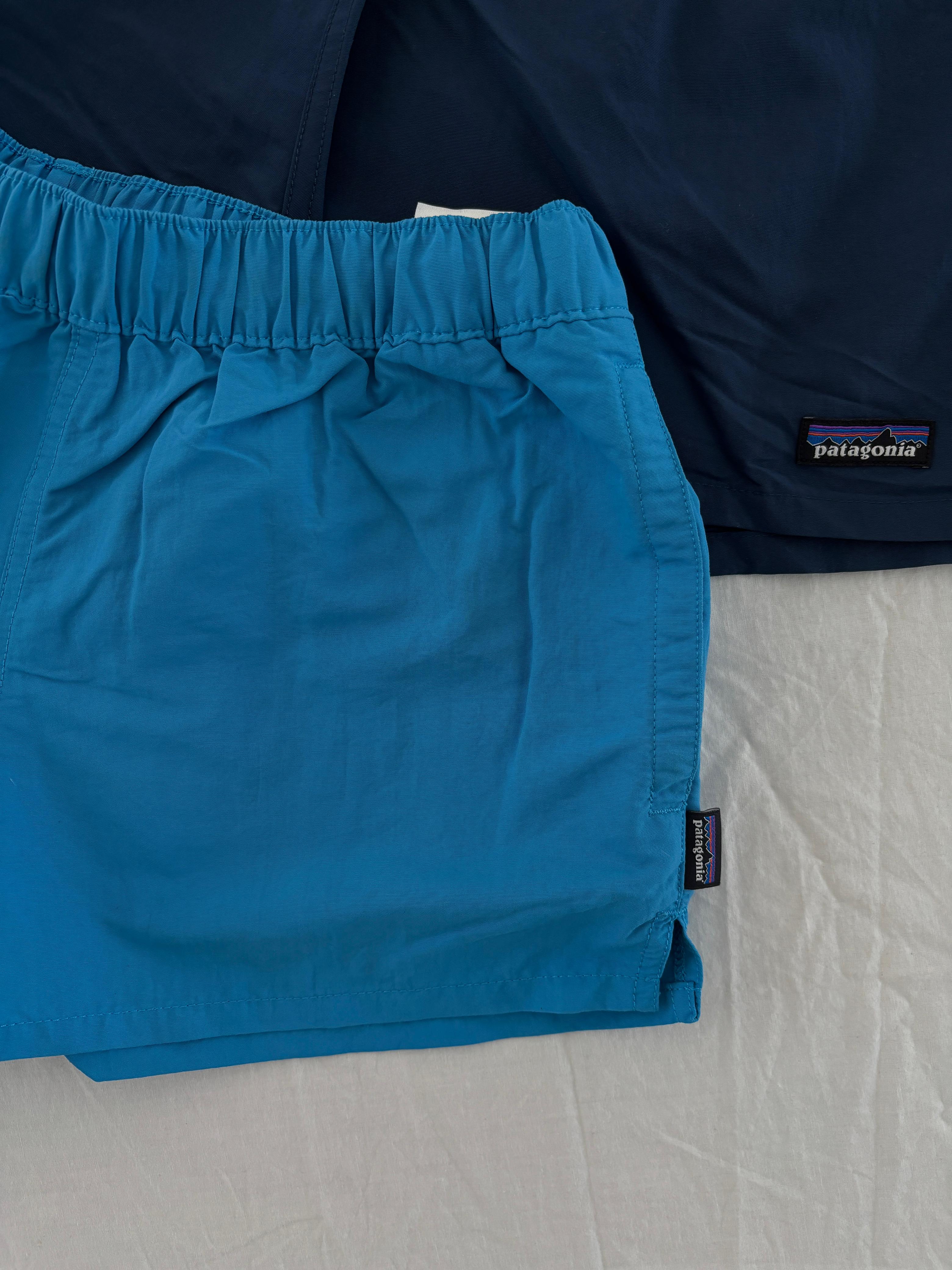 PATAGONIA SHORT CORTO AZUL CIELO. DETALLE SEÑALADO. S DE DAMA.