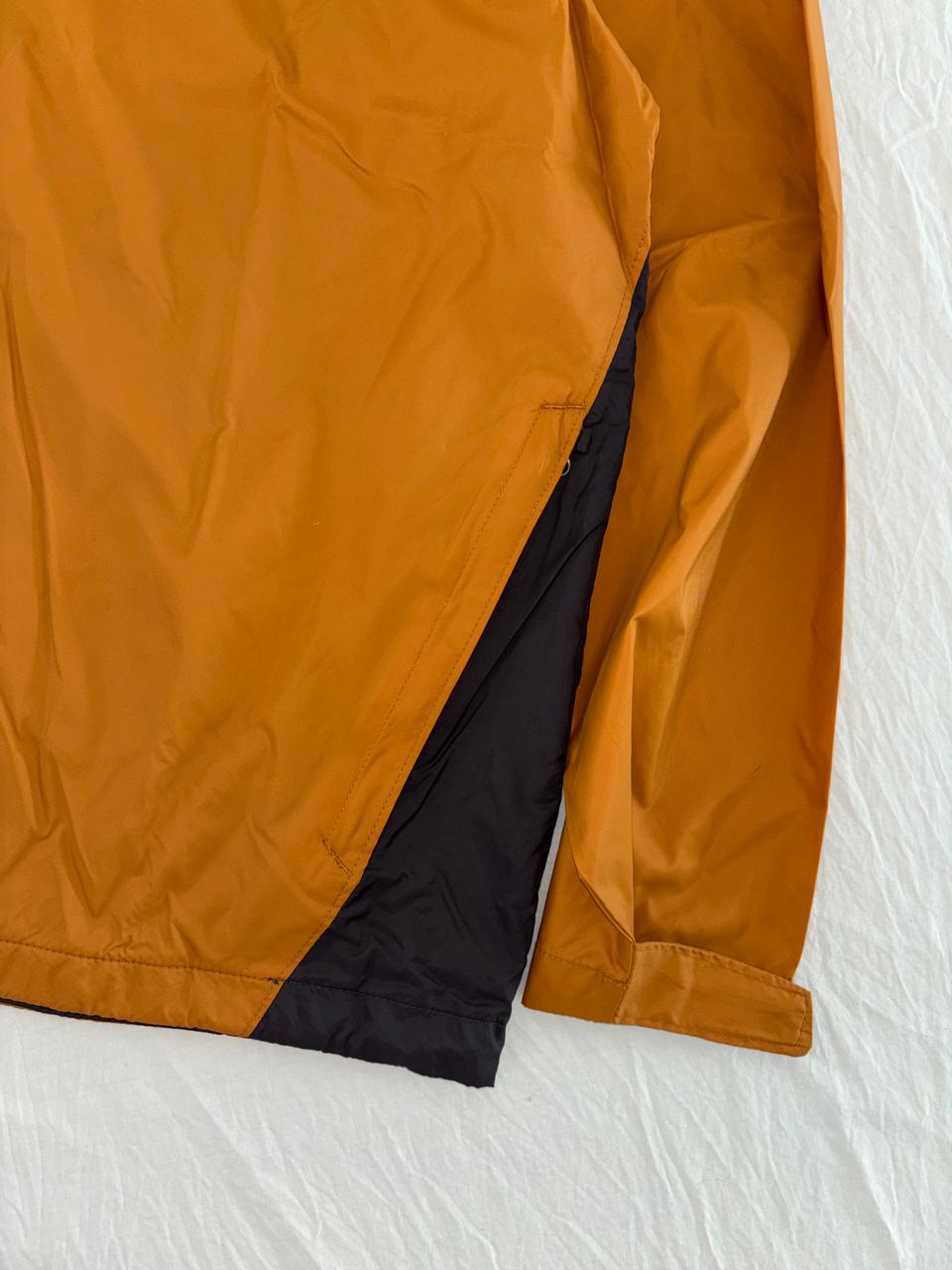 COLUMBIA ROMPEVIENTOS AMARILLO COMPRESIBLE QUE SE HACE BOLSA. SIN DETALLE. XXL DE DAMA.