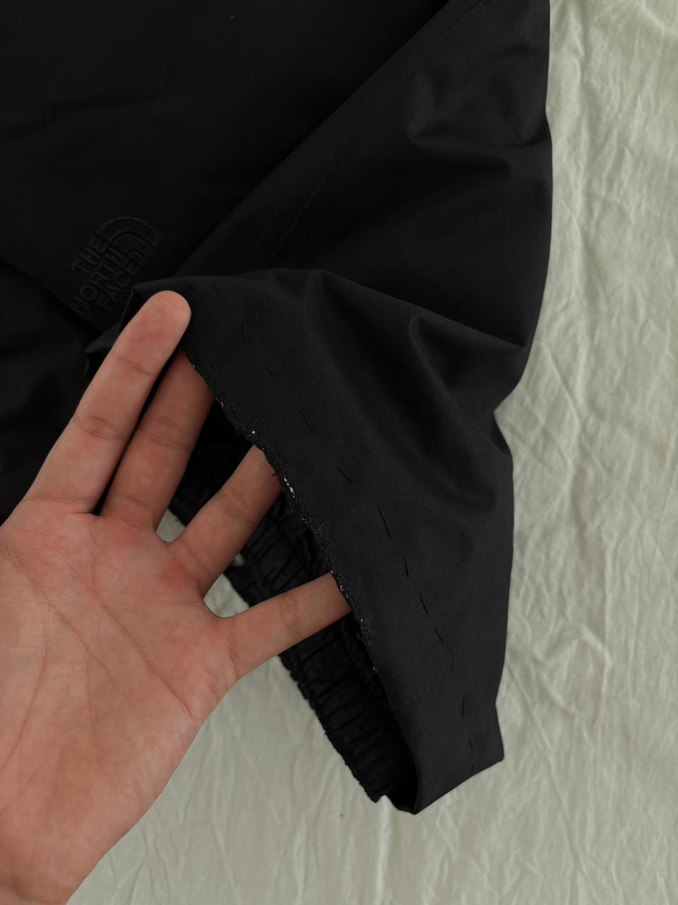 TNF PANTALÓN DRYVENT PARA NIEVE (permite que el sudor salga mientras impide la entrada de agua y viento) DOBLE LOGO. L DE DAMA.