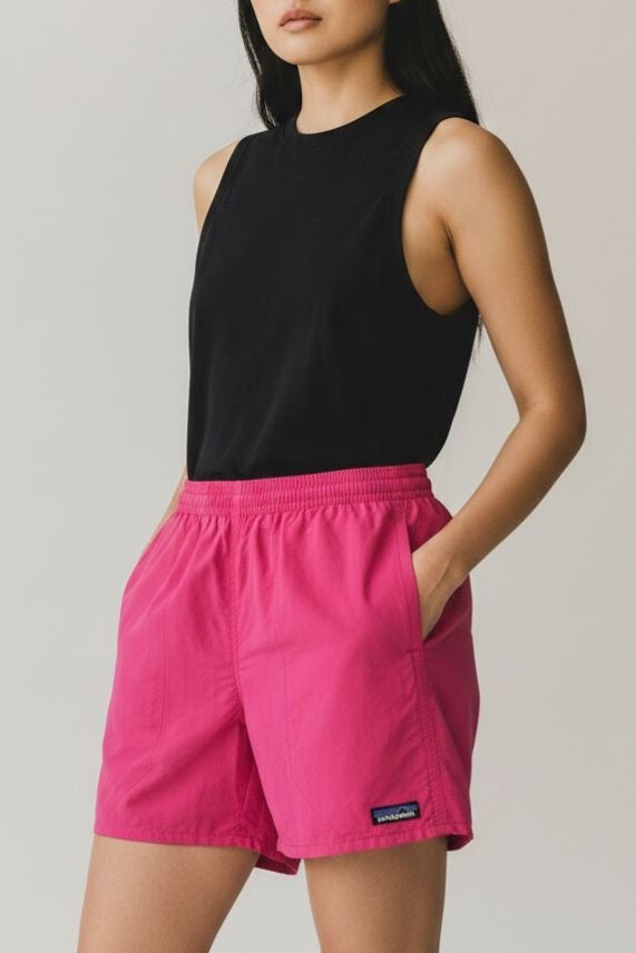 PATAGONIA SHORT ROSA CON ROPA INTERIOR. LARGO TELA GRUESA. L DE DAMA.